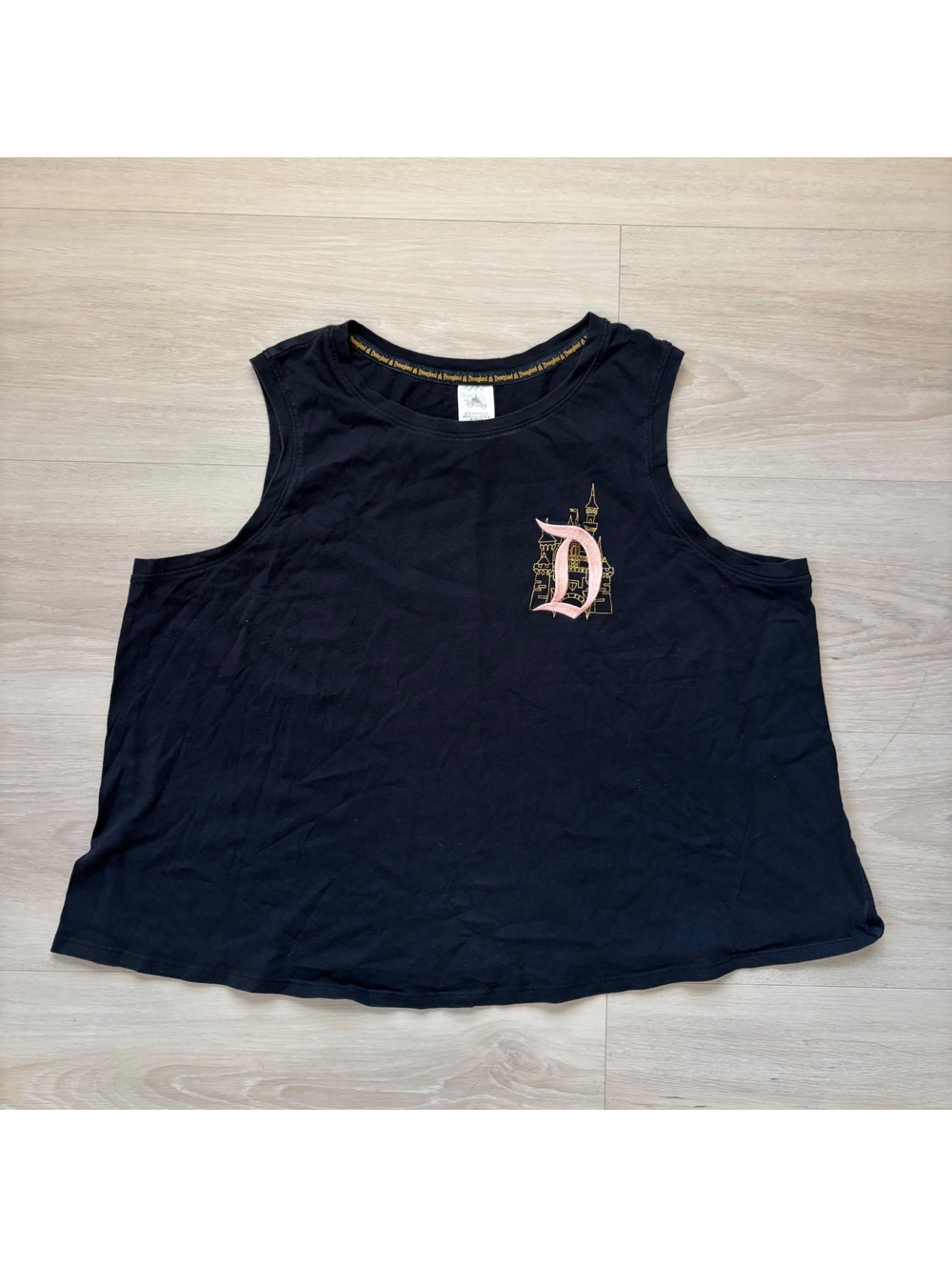 Disneyland Disney Womens 2X Black Tank Top Embroidered Castle Logo Sleeveless